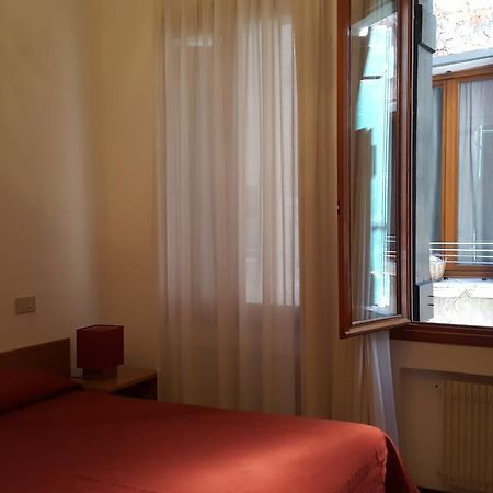 Bed and Breakfast Rialto1082 Венеция Экстерьер фото