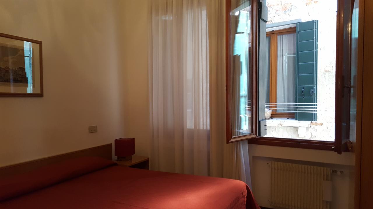 Bed and Breakfast Rialto1082 Венеция Экстерьер фото